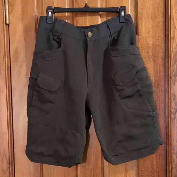 Tactical Series Men's Black Cargo Shorts - Picture 1 of 7